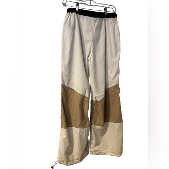 Urban Outfitters Y2K Eden Parachute Wide Leg Slouchy Tan Cargo Pants Size Small - Picture 3 of 6